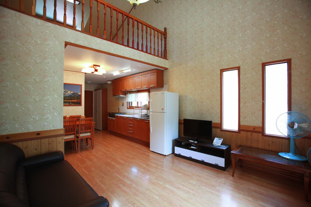 Pyeongchang Iris Pension Экстерьер фото